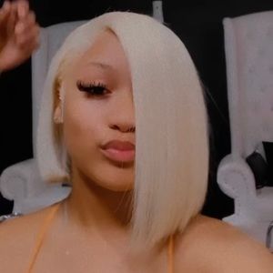 Meet your Posher, Sachelle